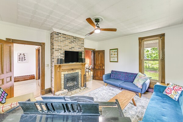 Family Home W/ Yard & Fire Pit In Middleburgh! - State of New York