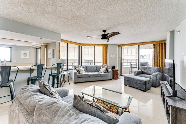 Apartment (2 Bedrooms) | Interior - Daytona Beach Shores Condo w/ Oceanfront Pool! (Daytona Beach Shores)