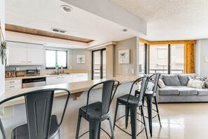 Apartment (2 Bedrooms) | Interior - Daytona Beach Shores Condo w/ Oceanfront Pool! (Daytona Beach Shores)