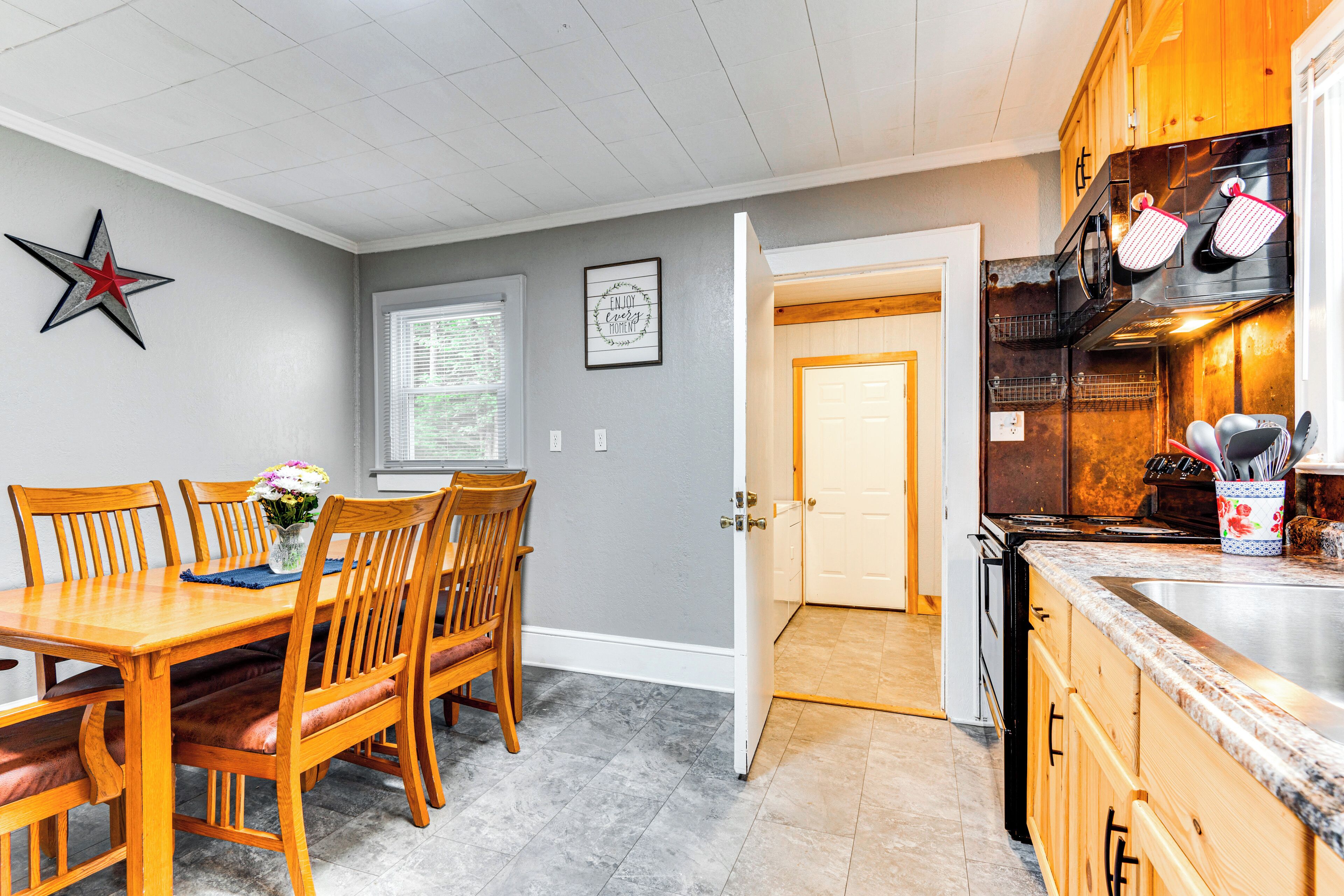 House (2 Bedrooms) | Interior