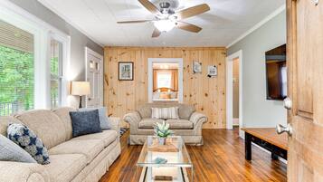 Rumah (2 Bedrooms) | Bagian depan properti