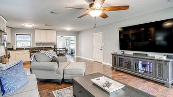 House (3 Bedrooms) | Interior