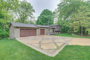 Interior - Spacious Riverfront Delaware Home w/ Views (Delaware)