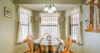 Pet-friendly El Paso Home ~ 9 Mi to Fort Bliss!