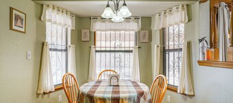 Pet-friendly El Paso Home ~ 9 Mi to Fort Bliss!