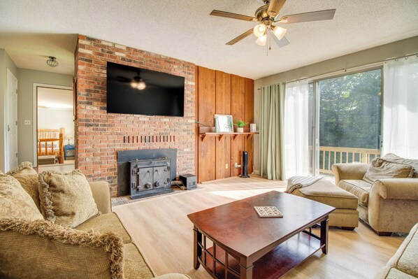 House (4 Bedrooms) | Interior - Spacious Mountain Home Retreat Near Norfork Lake! (Mountain Home)