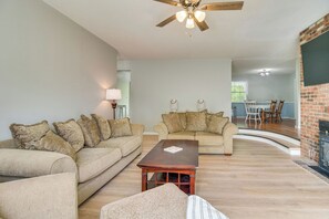 House (4 Bedrooms) | Interior - Spacious Mountain Home Retreat Near Norfork Lake! (Mountain Home)