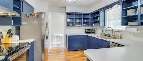 House (4 Bedrooms) | Interior
