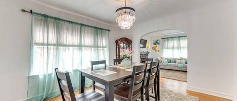 House (3 Bedrooms) | Interior