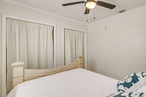House (3 Bedrooms) | Interior - Heated Pool & Dog-friendly Yard! Spring Hill Home (Spring Hill)