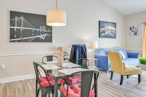 Apartment (2 Bedrooms) | Interior - Charming Condo w/ Balcony, 1 Mi to UNC Charlotte! (Charlotte)