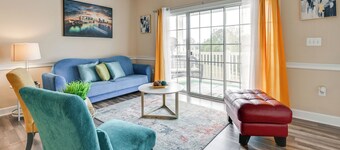 Charming Condo w/ Balcony, 1 Mi to UNC Charlotte!