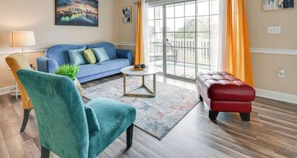 Charming Condo w/ Balcony, 1 Mi to UNC Charlotte!