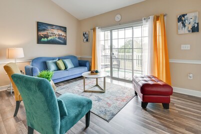 Charming Condo w/ Balcony, 1 Mi to UNC Charlotte!