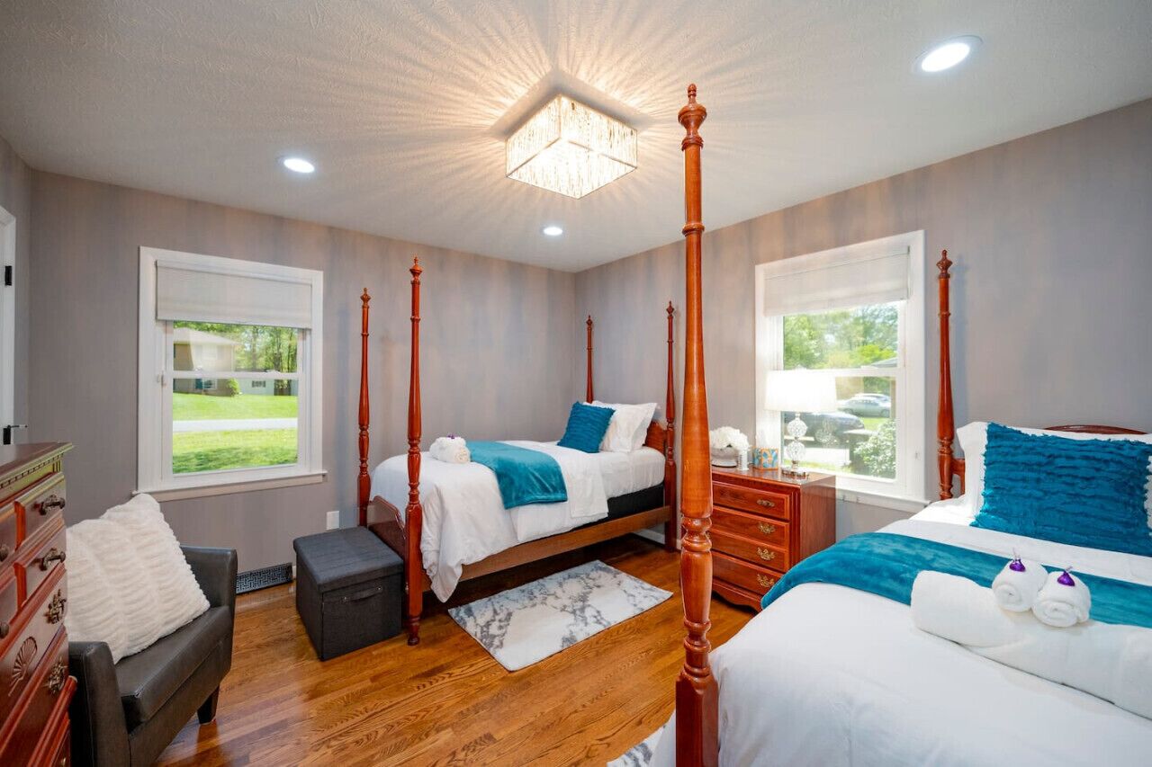 3 habitaciones, escritorio, tabla de planchar con plancha y wifi 