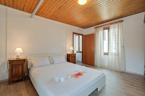 家庭公寓, 多間臥室 (Rustic mountain Brissago 2) | 3 間睡房、熨斗/熨衫板、床單