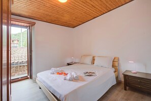 Familienapartment, Mehrere Schlafzimmer (Rustic mountain Brissago 2) | Ausblick vom Zimmer