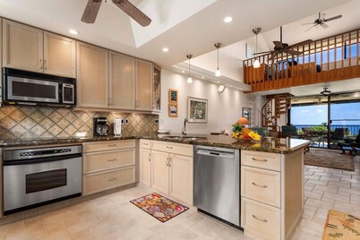 Country Club Villas#316 Top Floor, Incredible Oceanview, Spacious Lanai, Ac