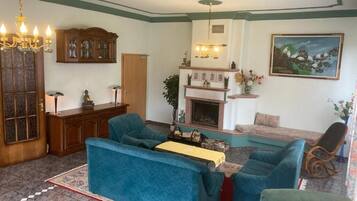 TV, fireplace, DVD player, table tennis