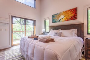 3 bedrooms, iron/ironing board, free WiFi, bed sheets - The Cove | Brand new Smoky Mtn Cabin on Lake Fontana! (Bryson City)