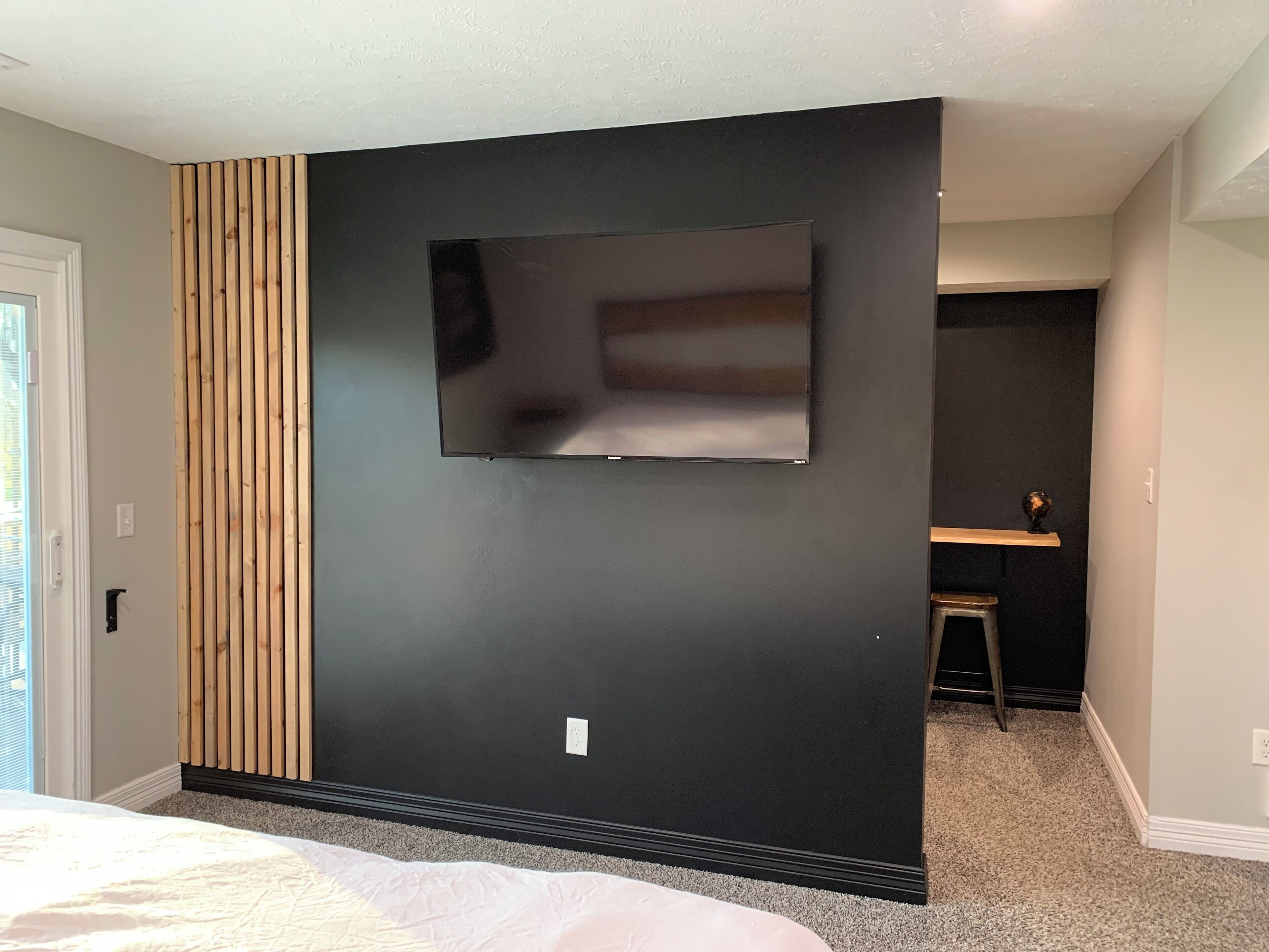 Modern getaway, near the bike path, and fair grounds! Pet friendly.