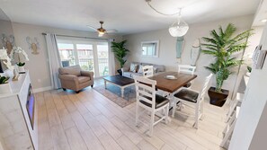 Condo, 2 Bedrooms | Interior