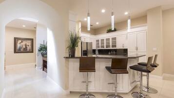 Ferienhaus, 3 Schlafzimmer | Eigene Küche | Kühlschrank, Ofen, Wasserkocher mit Kaffee-/Teezubehör, Toaster