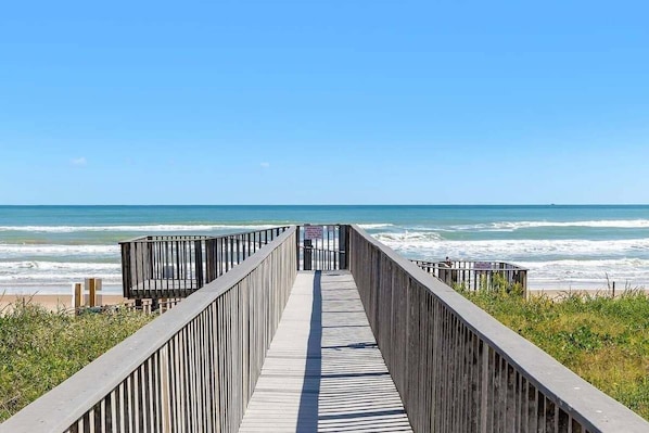 House, 3 Bedrooms | Beach