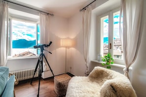Appartamento, vista lago | 3 camere, biancheria da letto di alta qualità, copriletto in piuma