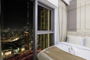 2 bedrooms, iron/ironing board, bed sheets - 55th Floor 2BR Apt mit Burj Khalifa & Fountain View Downtown Dubai by Stayfinity (Dubai)