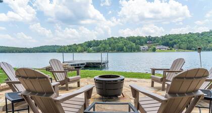 Comfy & Updated Diamond Lakefront Home