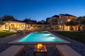 Pool - Holiday house Mara with 4 bedrooms, private pool, summer kitchen, valley views (Zmijavci)