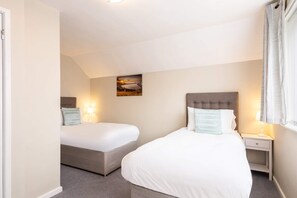 2 makuuhuonetta, silitysrauta/-lauta, vauvan matkasänky, ilmainen Wi-Fi