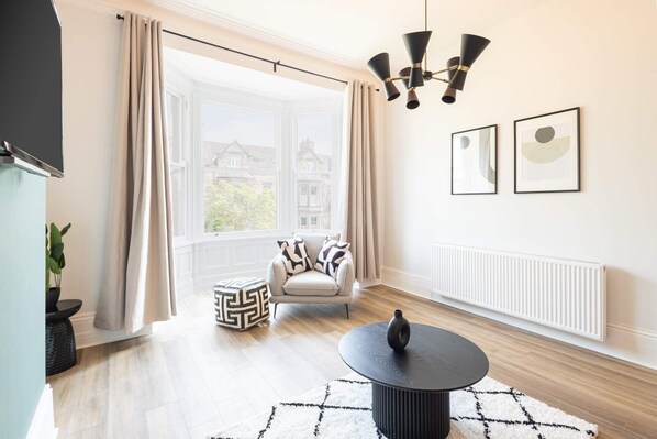 TV, offices - Host & Stay | Sanderson Road (Newcastle upon Tyne)