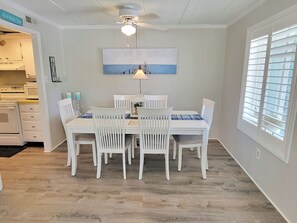 Dining - Ocean block, first floor condo just steps to the beach and Atlantic Ocean! Viking 1 (Ocean City)