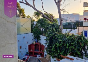 المنطقة المحيطة بالمنشأة