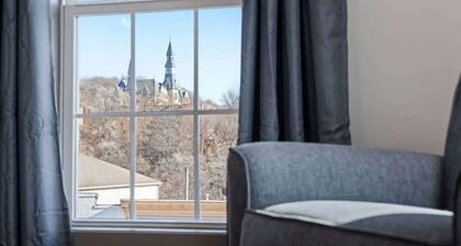 Town Charm_1BR_KingBed_Walkable+Shopping_Parkville
