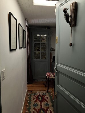 Interior - QUARTIER LATIN DUPLEX SUR COUR FLEURIE 75M2 (Paris)