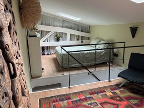 1 bedroom, iron/ironing board, WiFi, bed sheets - QUARTIER LATIN DUPLEX SUR COUR FLEURIE 75M2 (Paris)