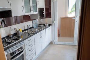 Mikrowelle, Ofen, Herdplatte, Geschirrspüler