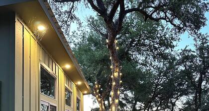 Newly Built Lakefront Getaway! Your Perfect Escape Awaits you @ Deer Creek Cabin