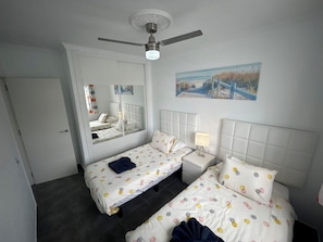 1 chambre, coffres-forts dans les chambres, fer et planche Ă repasser