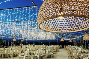 屋外バンケット スペース