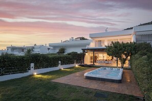 Villa luxueuse, vue sur la mer | Terrasse/patio