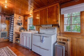 Frigorífic, microones, forn i placa de cuina 