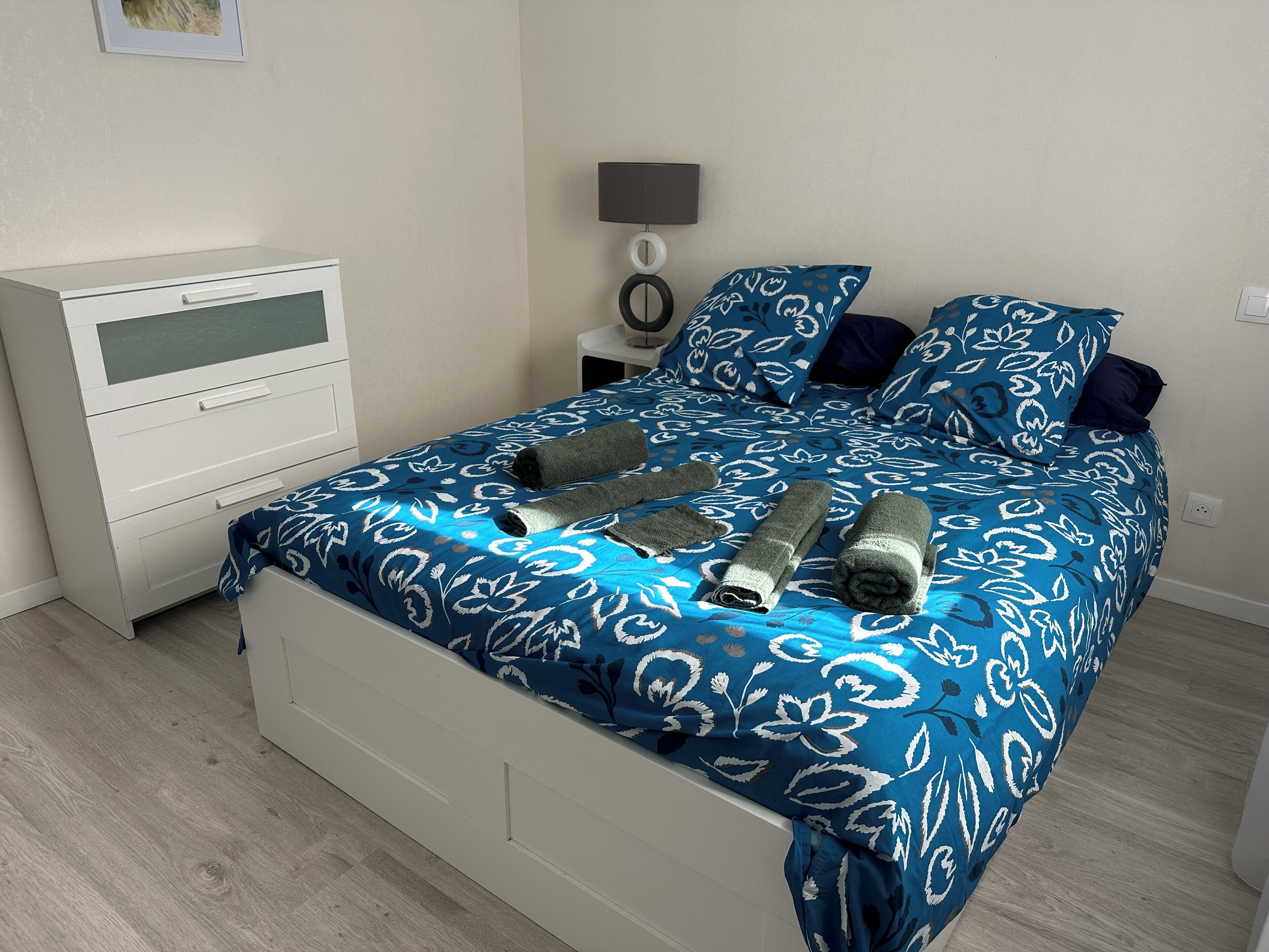 3 bedrooms, iron/ironing board, travel cot, free WiFi