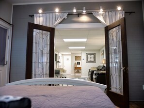 5 bedrooms, WiFi - Sticks & Stones with Bunkhouse on Drummond Island (Drummond Island)