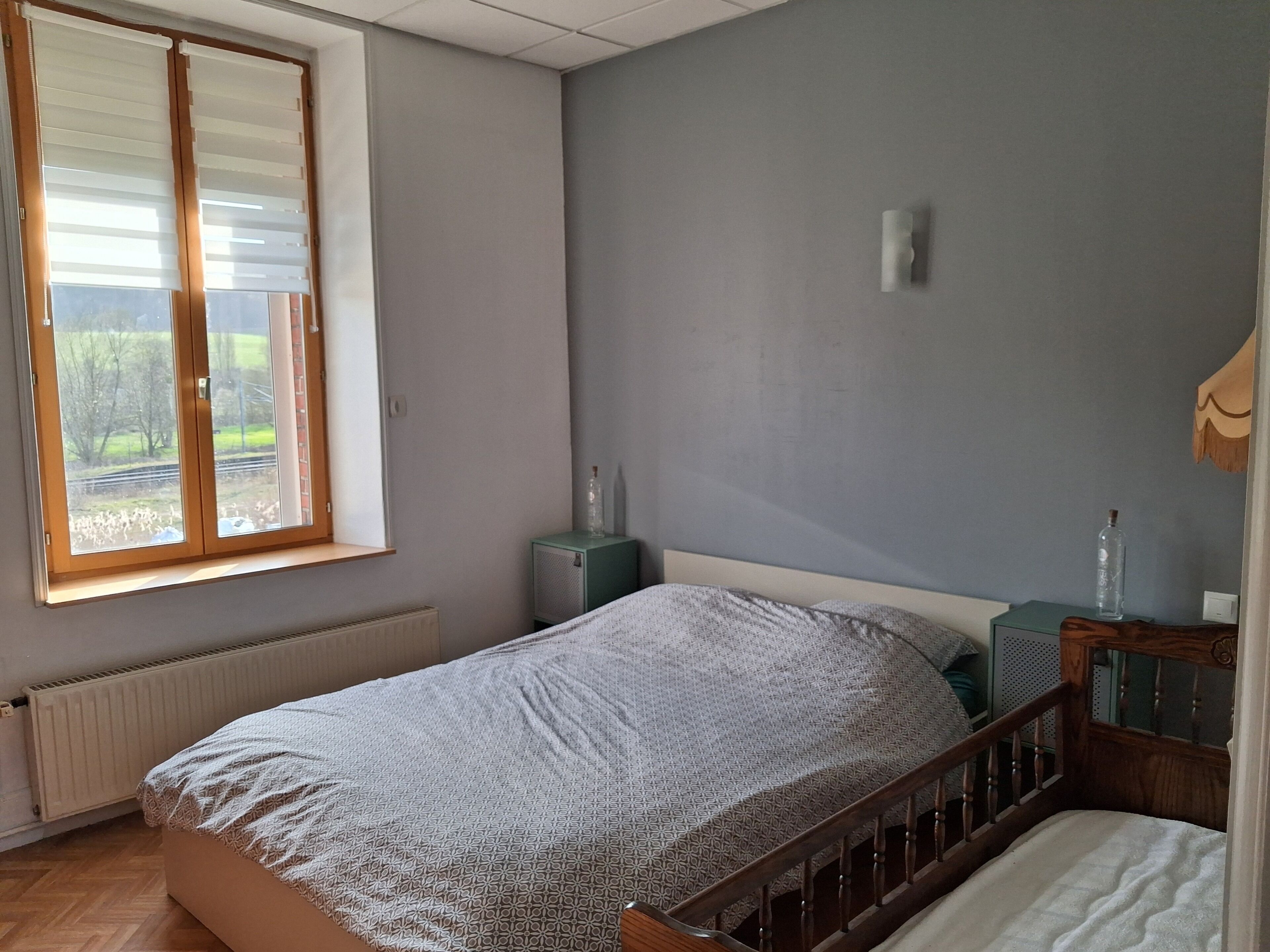 3 bedrooms, desk, soundproofing, iron/ironing board