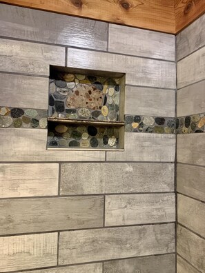 Shower - Loon Loft on Drummond Island (Drummond Island)