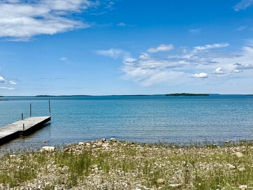 Sturgeon Bay Chalet on Drummond Island